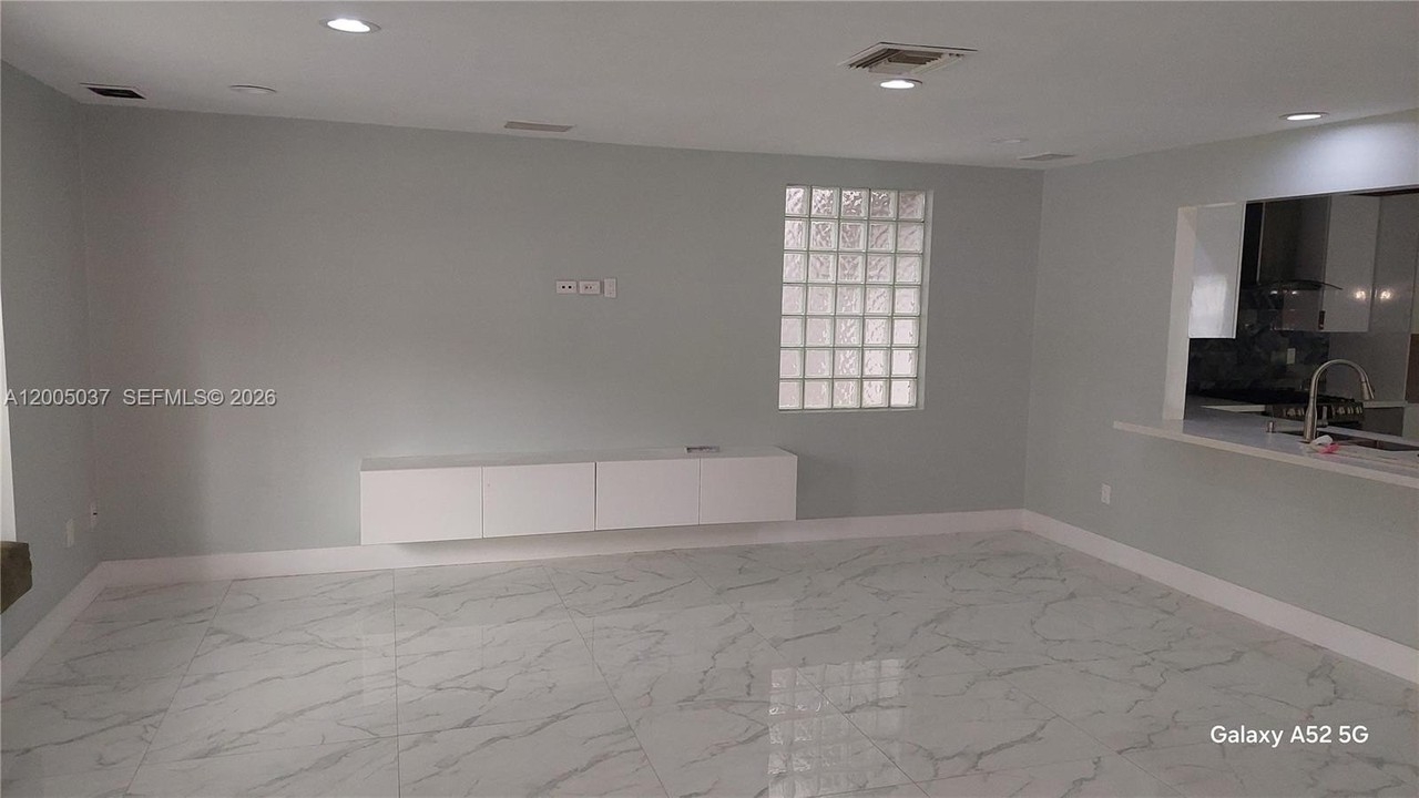 14631 Sw 122nd Pl #14631 - Photo 4 of 12