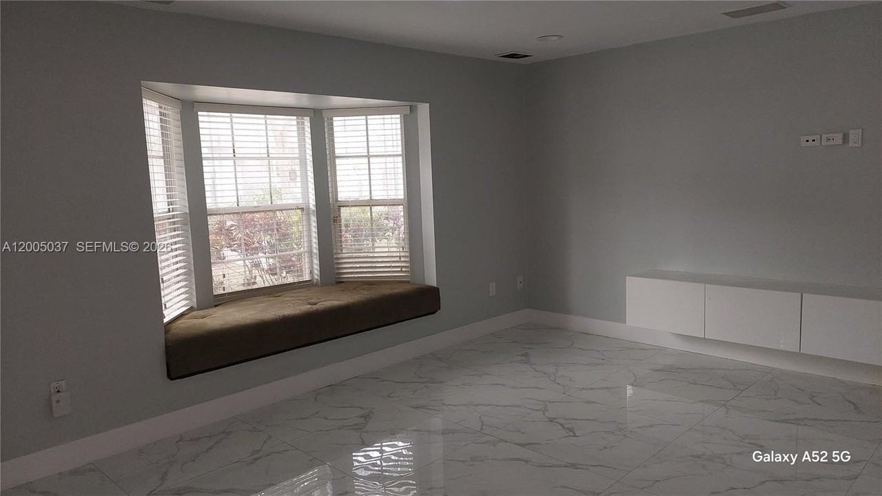 14631 Sw 122nd Pl #14631 - Photo 5 of 12