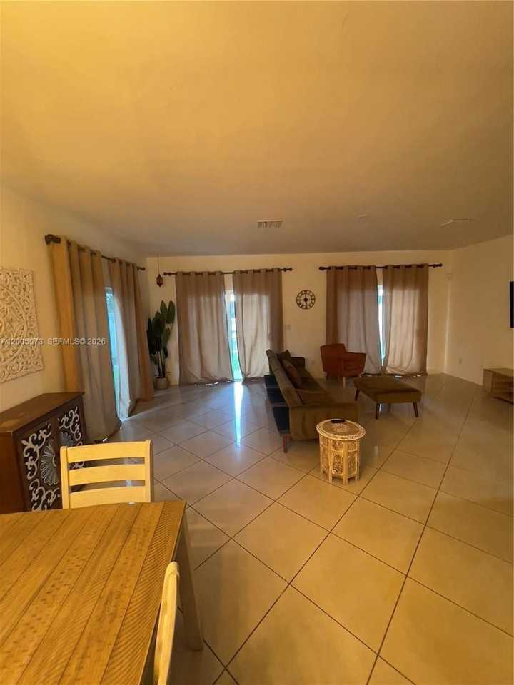 3450 Nw 17th Ter #3450 - Photo 4 of 25