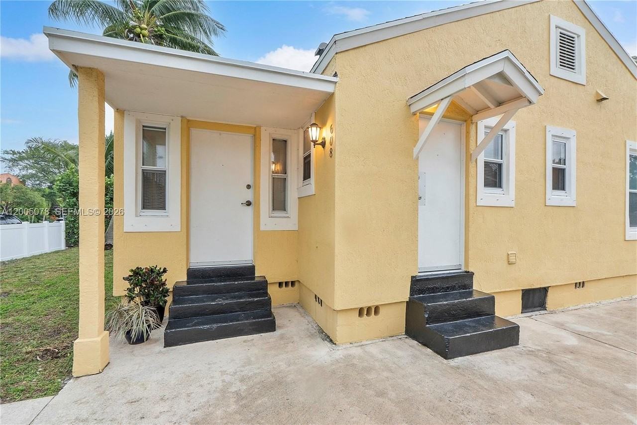 608 El Vedado #608 - Photo 2 of 17