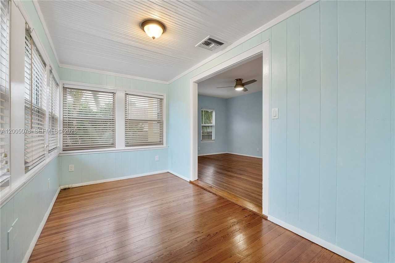 608 El Vedado #608 - Photo 3 of 17