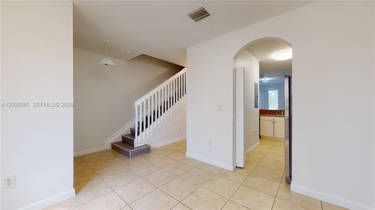 2929 Se 2nd St #7 - Photo 4 of 25