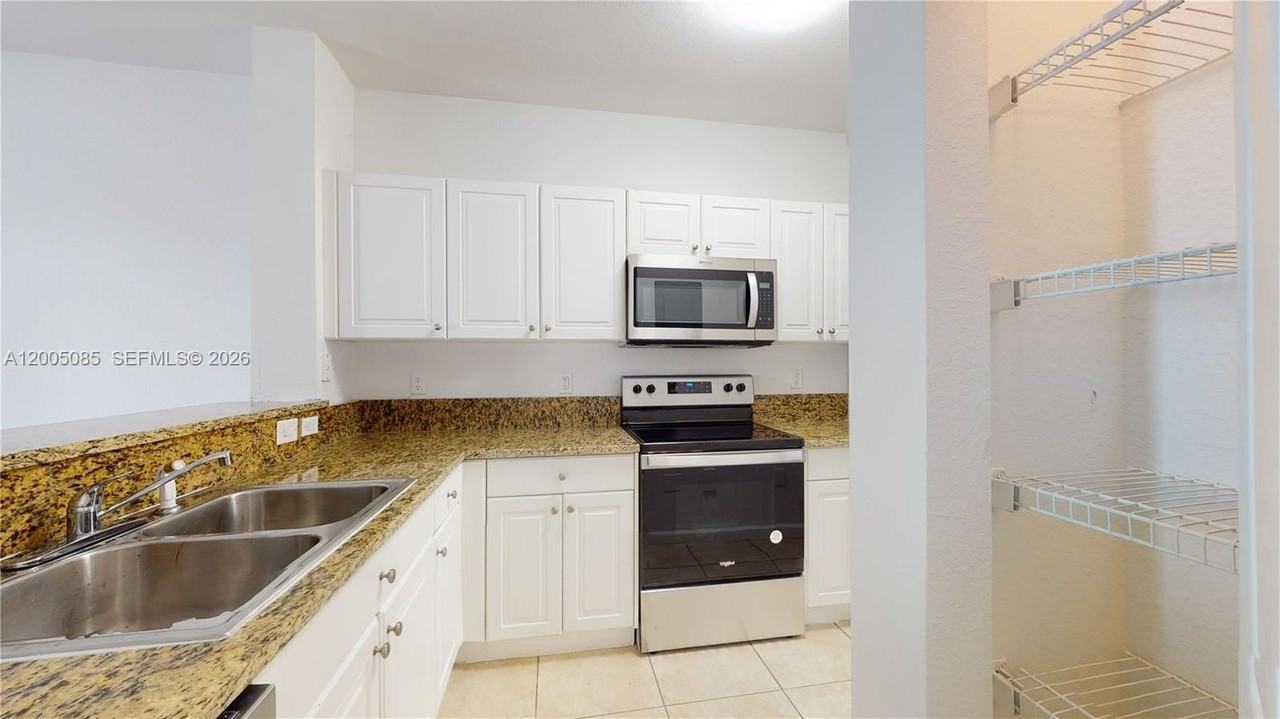 2929 Se 2nd St #7 - Photo 5 of 25