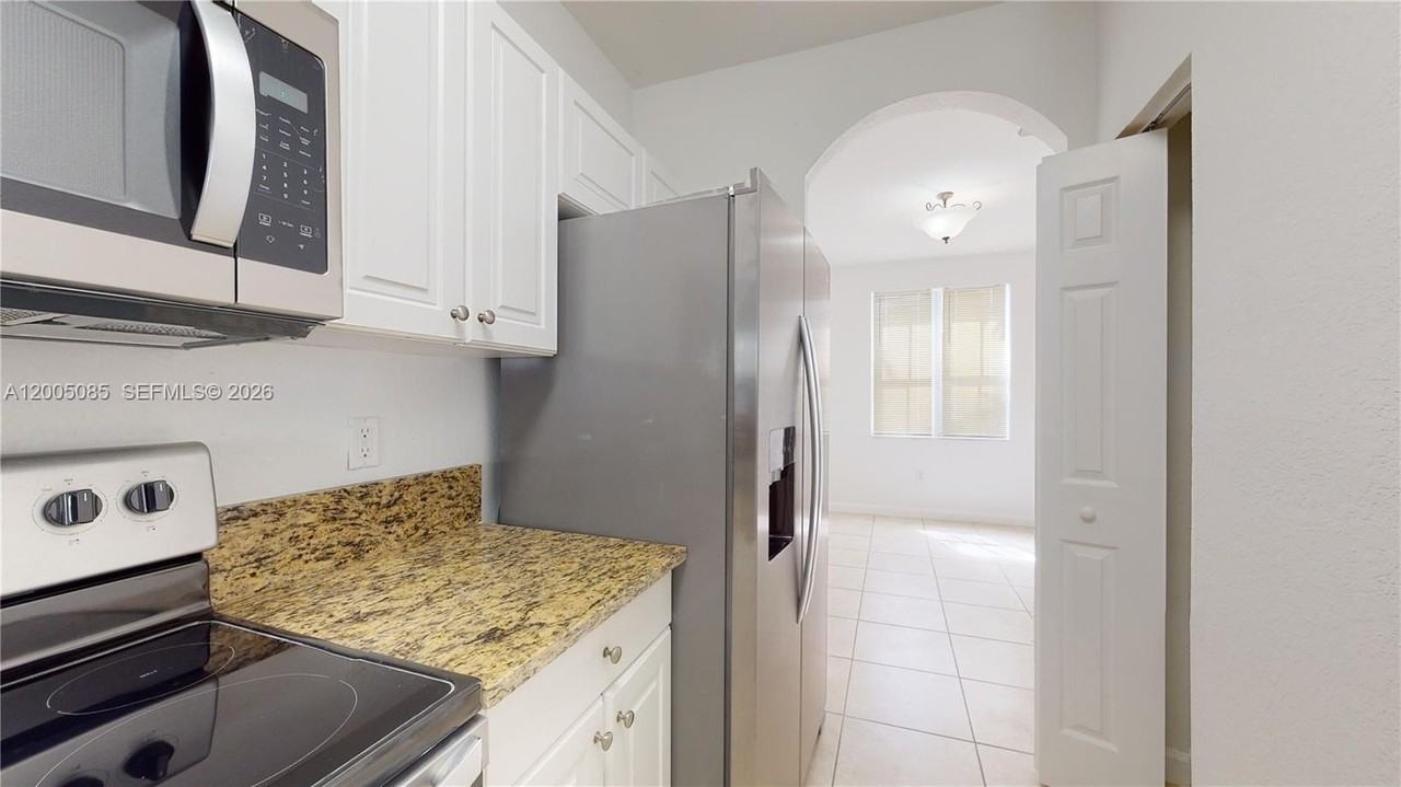 2929 Se 2nd St #7 - Photo 6 of 25