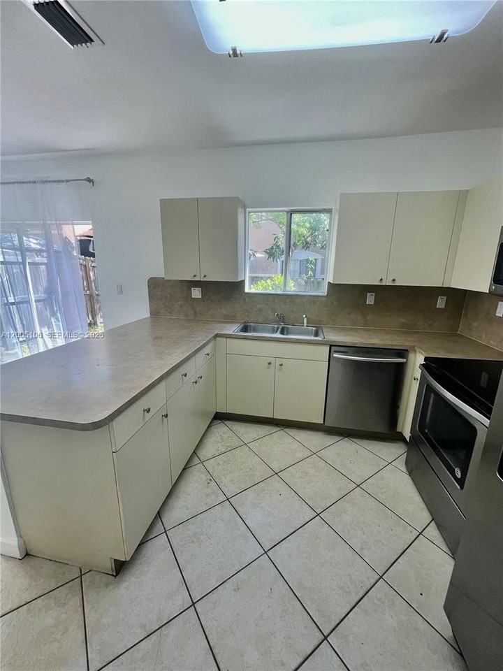 21477 Sw 85th Psge #21477 - Photo 4 of 27