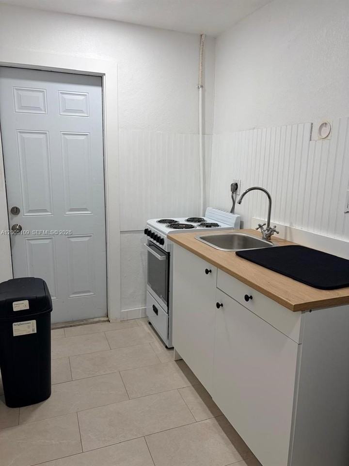 5225 Sw 116th Ave #1 - Photo 6 of 10