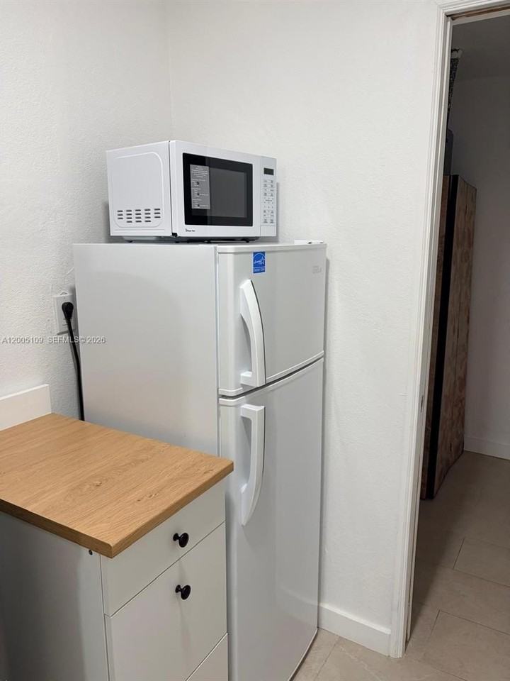 5225 Sw 116th Ave #1 - Photo 7 of 10