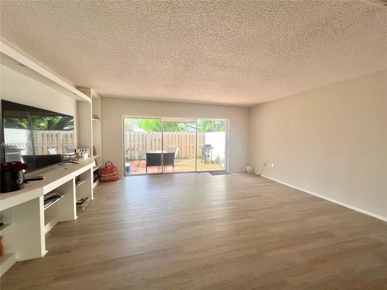 8114 Sw 81st Ter - Photo 7 of 20