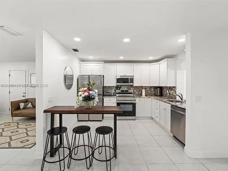 2219 N 35th Ave - Photo 6 of 19