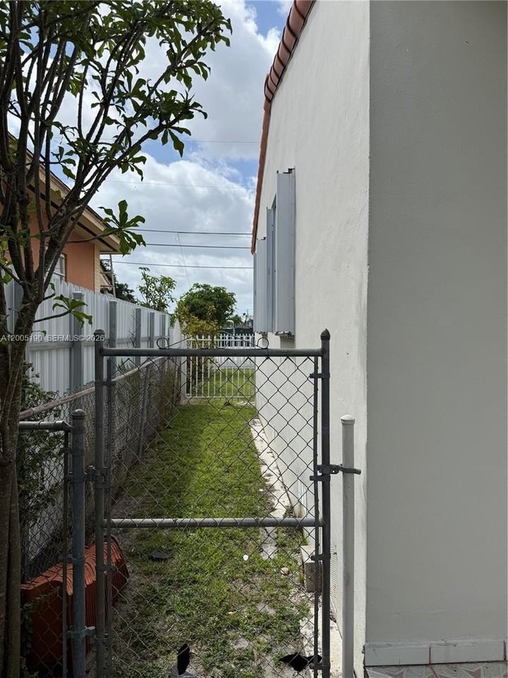 7231 Nw 2nd Ter - Photo 3 of 31