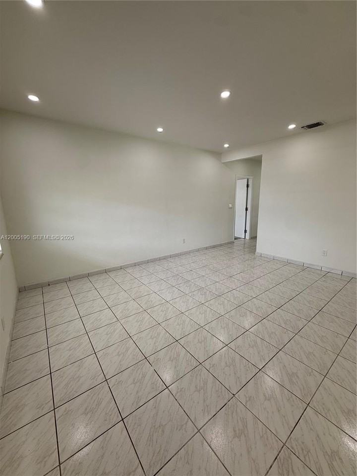 7231 Nw 2nd Ter - Photo 6 of 31