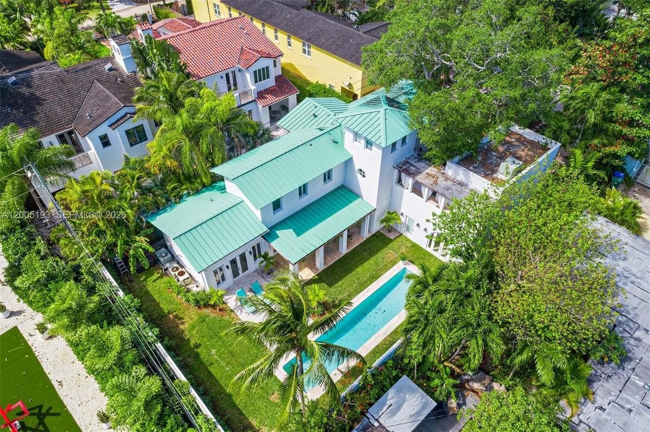 3930 Crawford Ave - Photo 2 of 24