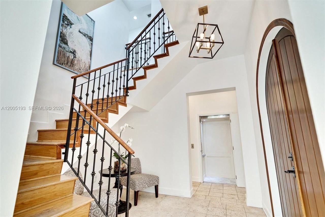 3930 Crawford Ave - Photo 5 of 24