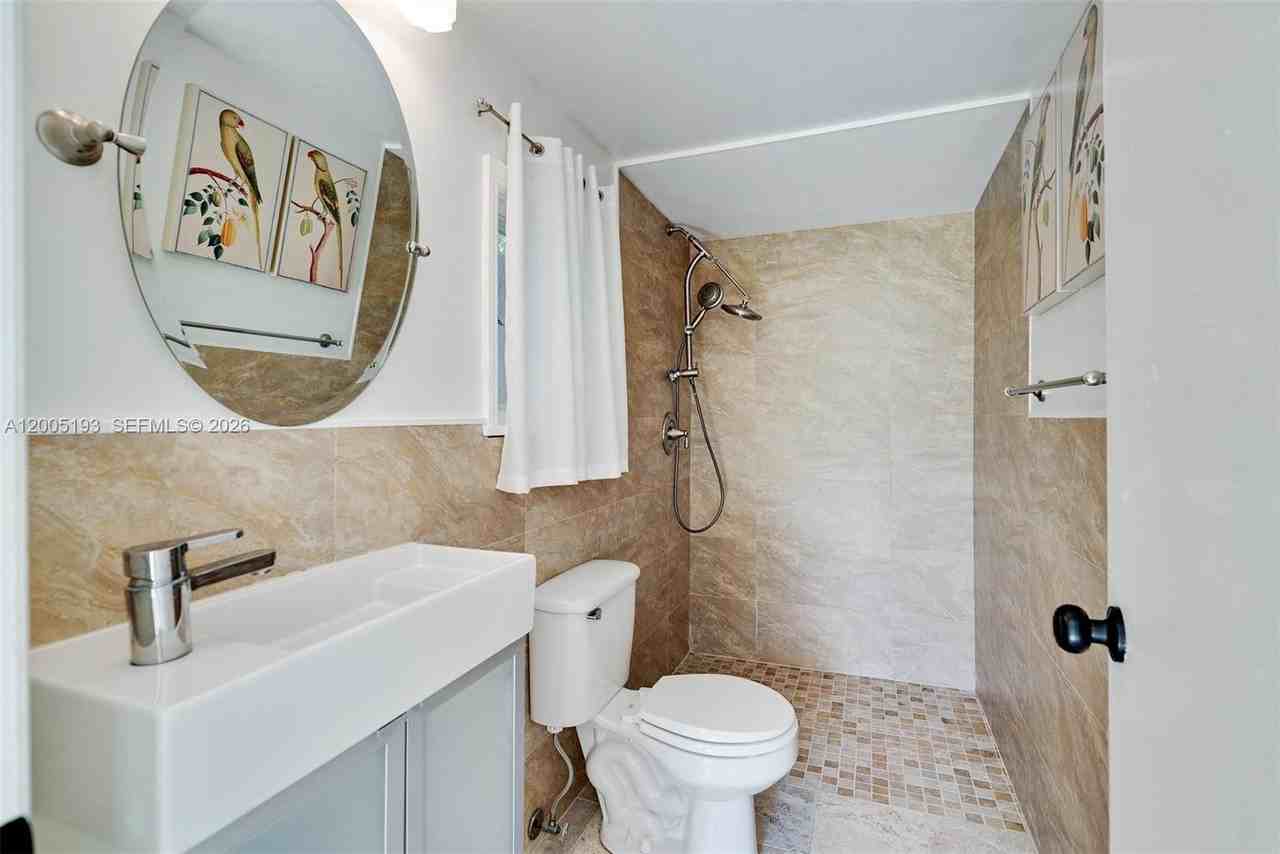 3930 Crawford Ave - Photo 6 of 24