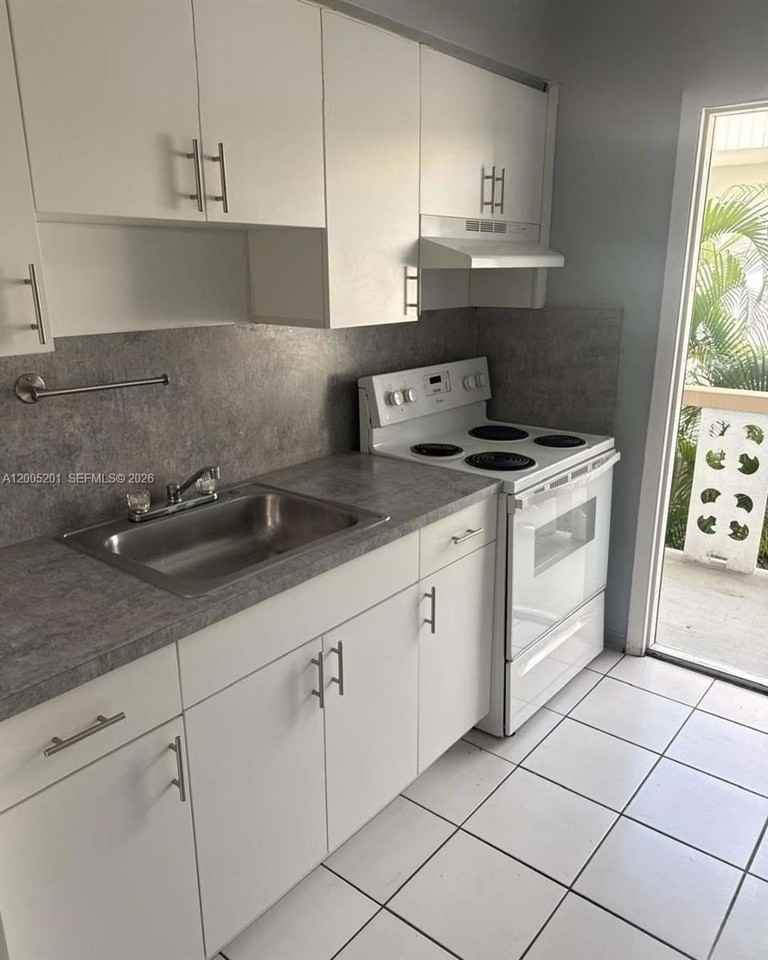 1610 Liberty St #7 - Photo 2 of 16