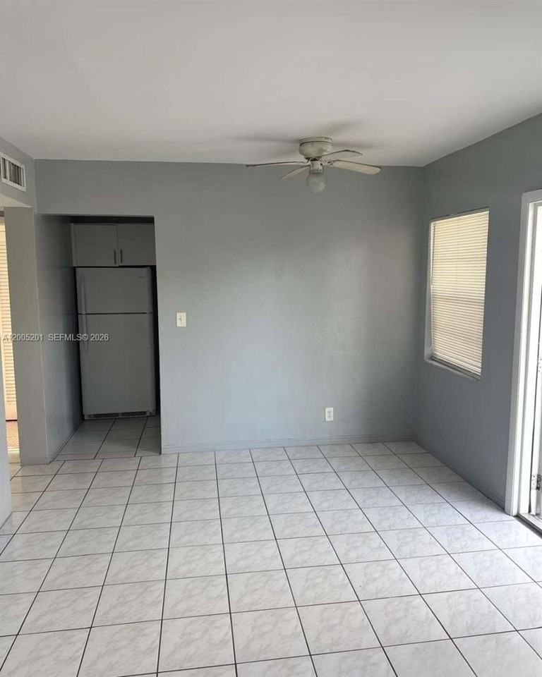 1610 Liberty St #7 - Photo 4 of 16