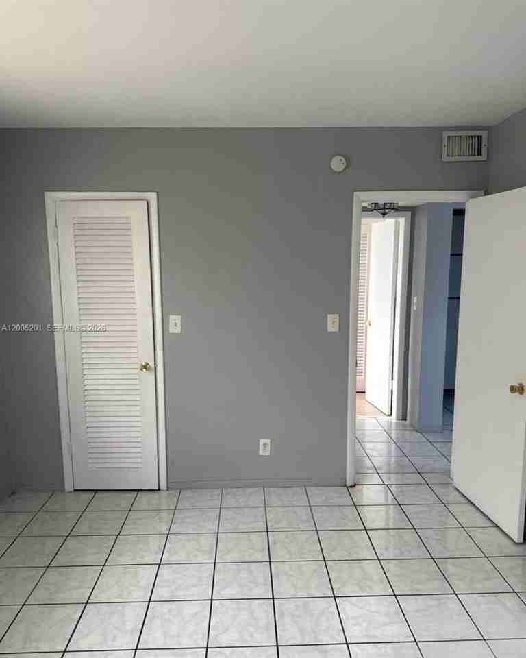 1610 Liberty St #7 - Photo 5 of 16