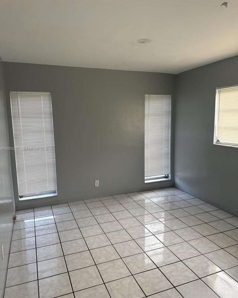 1610 Liberty St #7 - Photo 6 of 16
