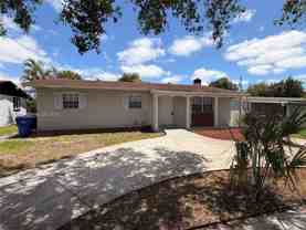3011 N 74th Ave - Photo 1 of 1