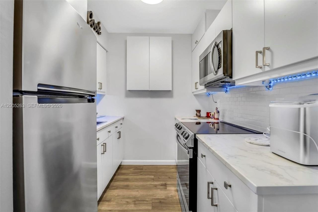 901 Sw 11th Ave #17H - Photo 7 of 23