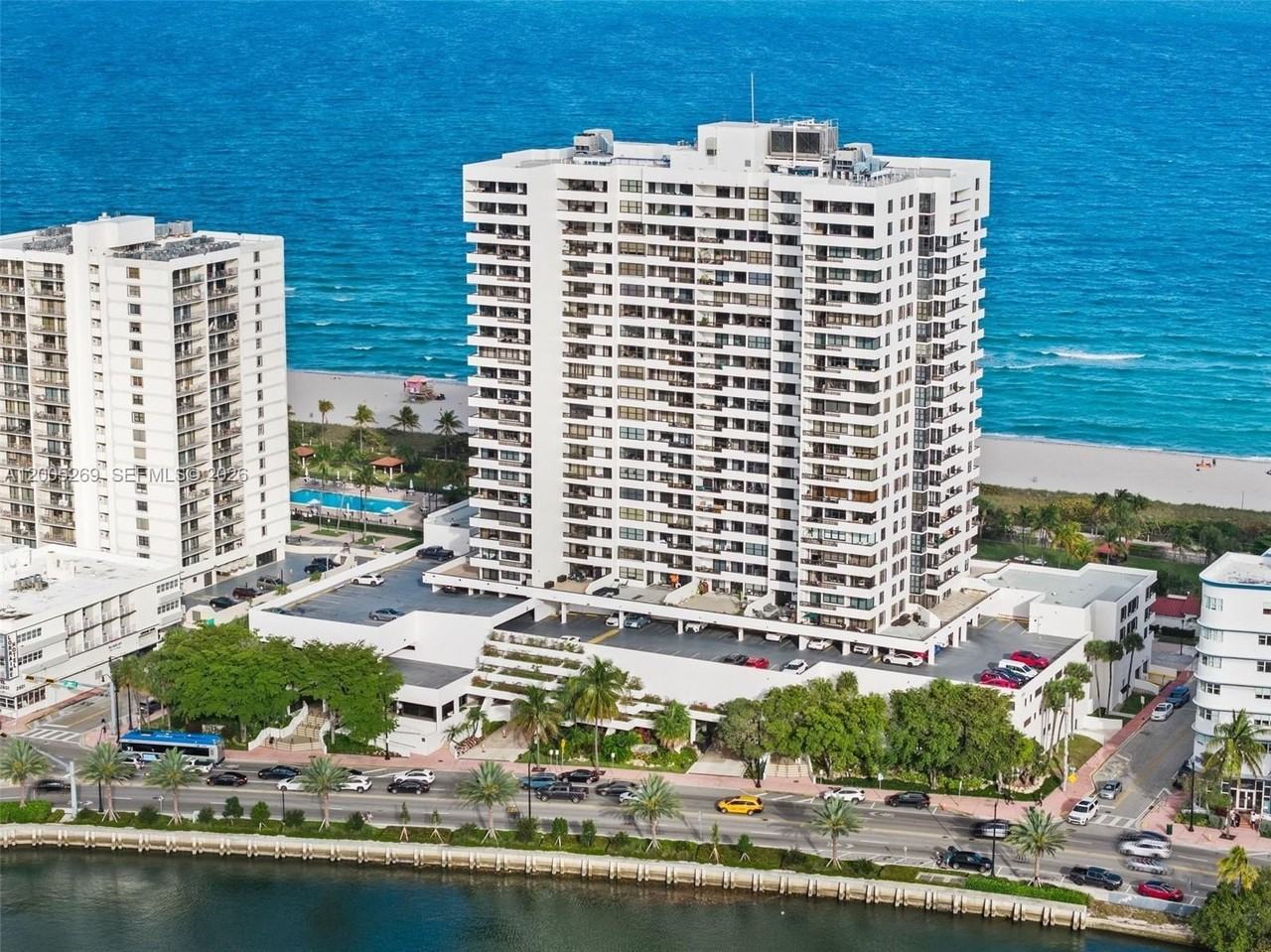 2555 Collins Ave #1002