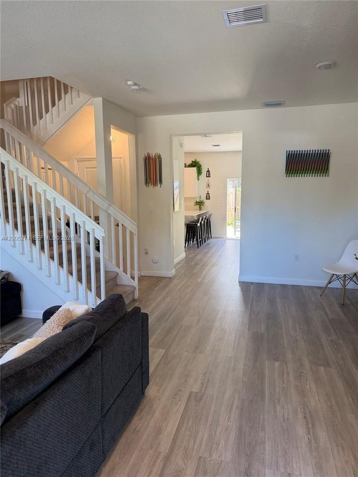 1756 Se 26th Rd - Photo 4 of 17