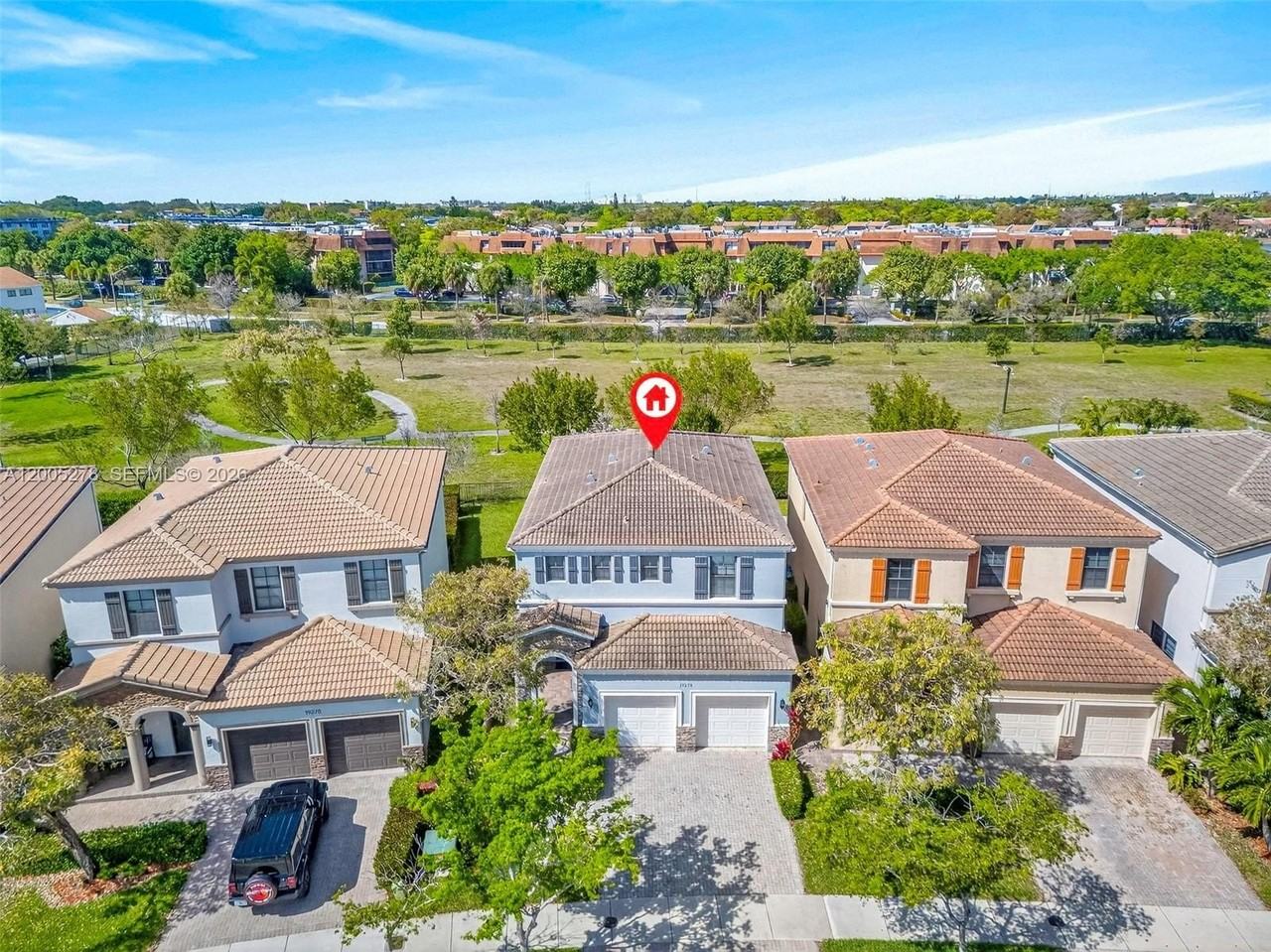 19278 Ne 6th Ave - Photo 3 of 40