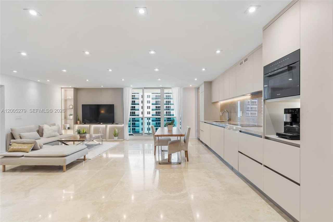 2301 Collins Ave #1011 - Photo 2 of 31