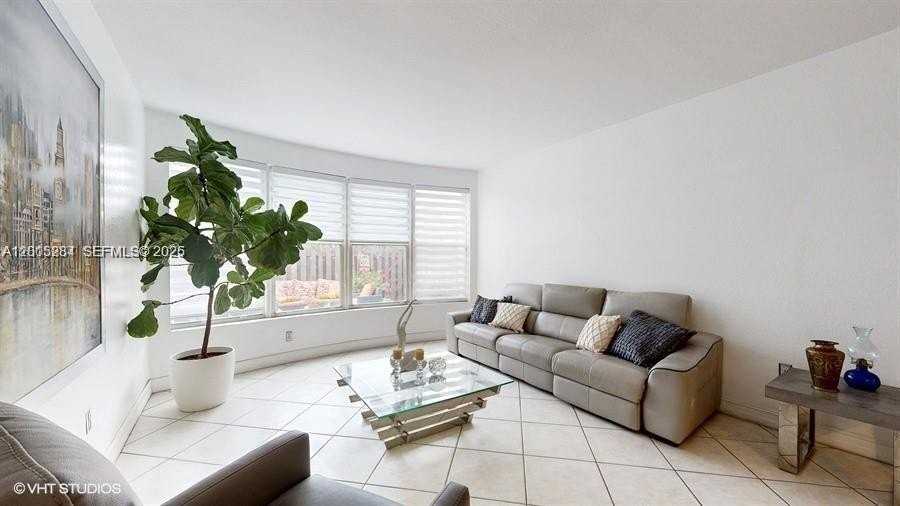 6861 Nw 107th Ct #0 - Photo 7 of 17