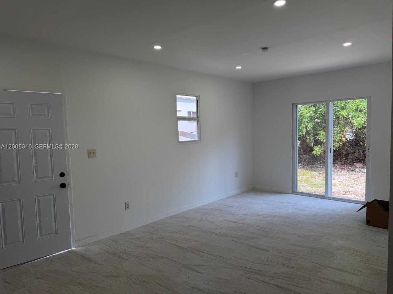 2335 Nw 68th St #REAR - Photo 5 of 19