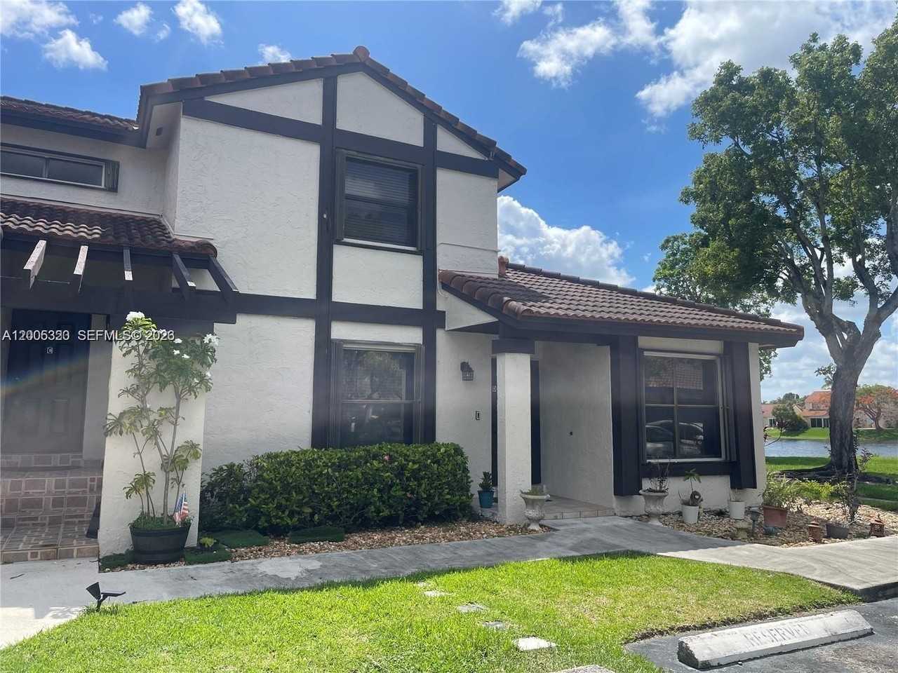 15292 SW 46th Ln Dr #64 - Photo 2 of 24