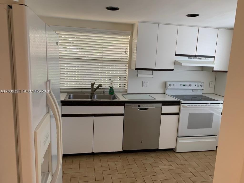 15292 SW 46th Ln Dr #64 - Photo 7 of 24