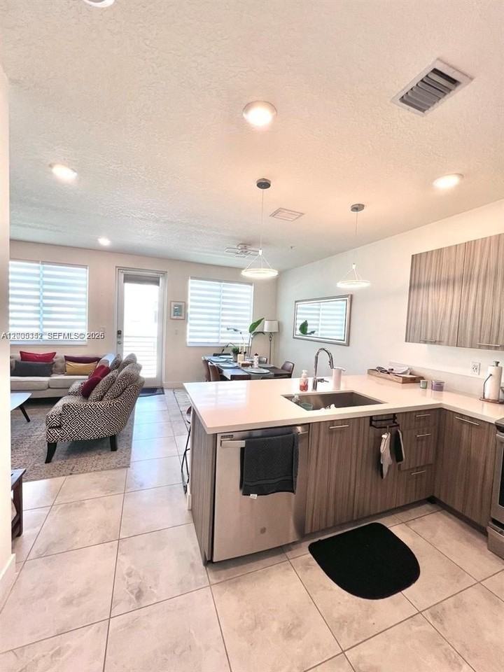6420 Nw 102nd Path #304 - Photo 4 of 24