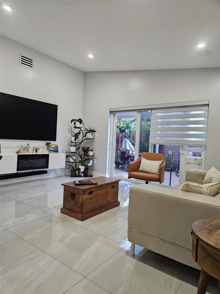 16314 Sw 97th St - Photo 2 of 41