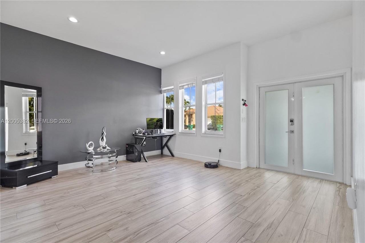 8218 Sw 163rd Pl #8218 - Photo 2 of 24