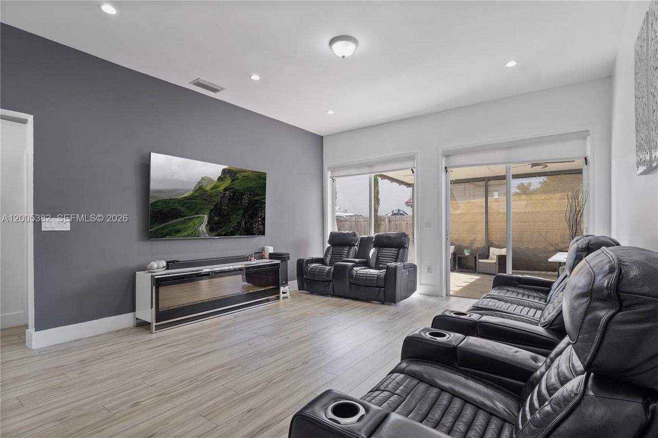 8218 Sw 163rd Pl #8218 - Photo 4 of 24