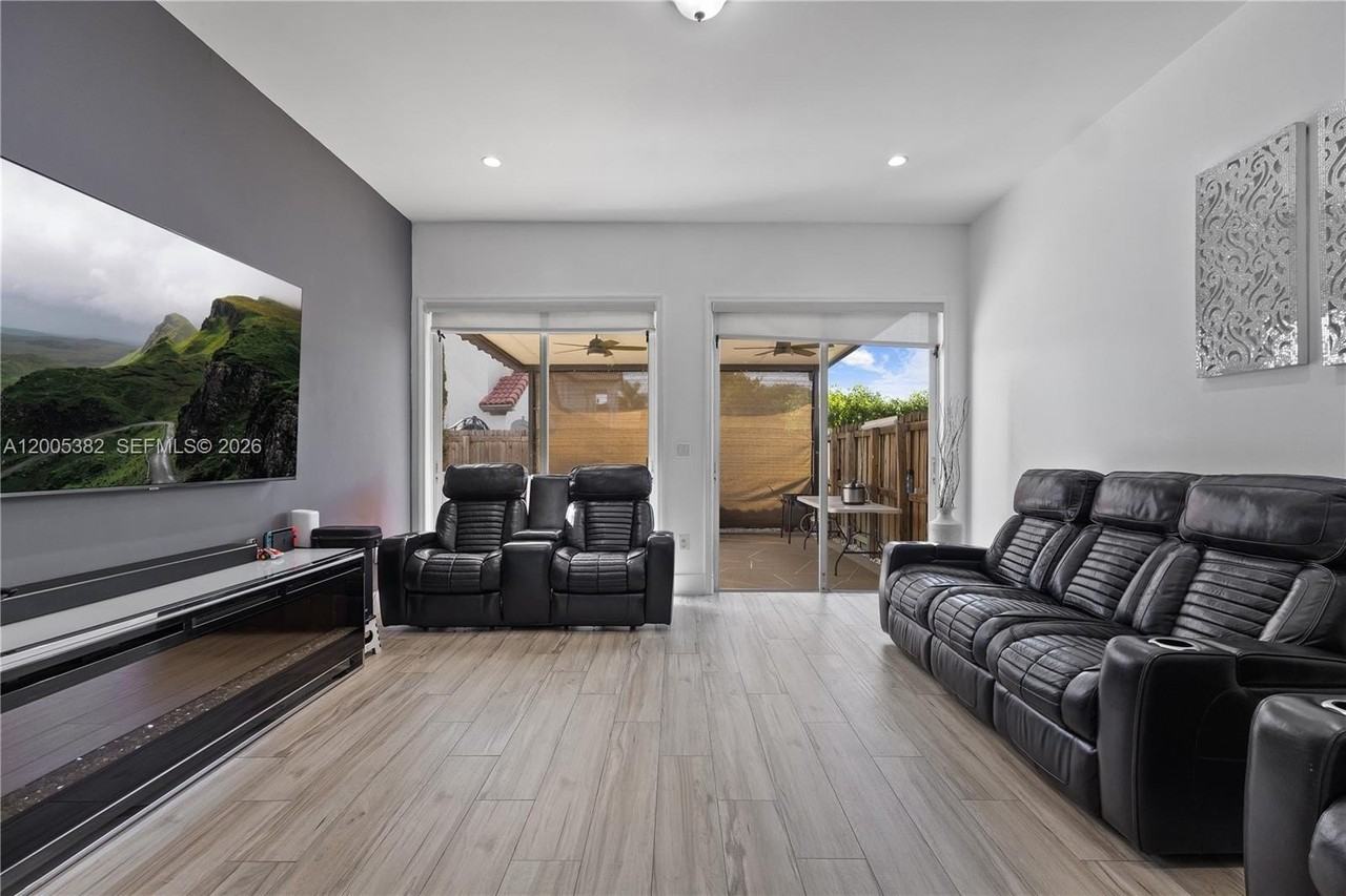 8218 Sw 163rd Pl #8218 - Photo 5 of 24