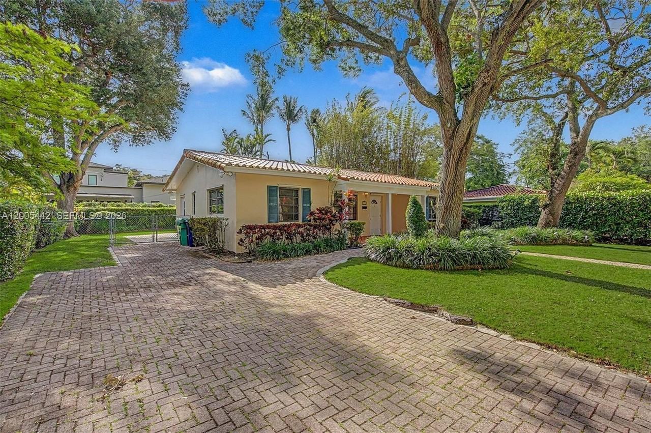 8115 Sw 63rd Pl - Photo 2 of 32