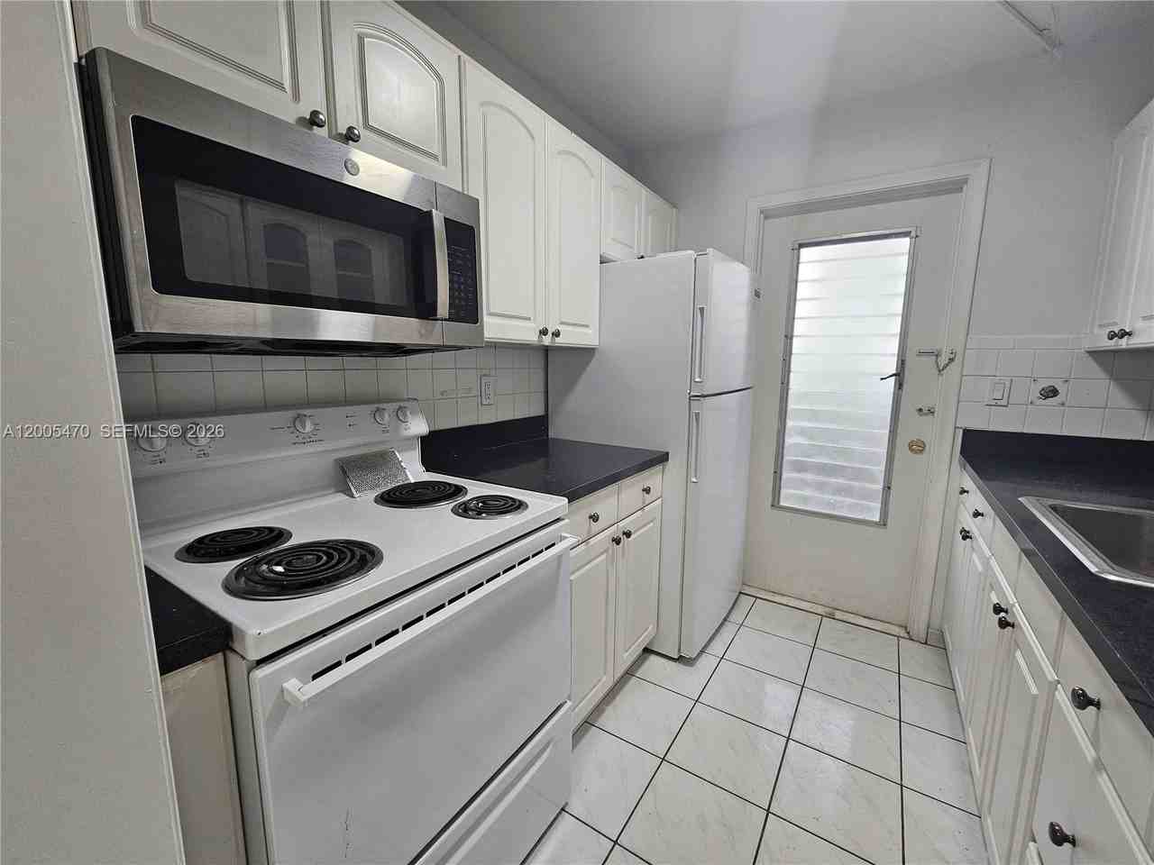 1719 Wiley St #2 - Photo 7 of 25