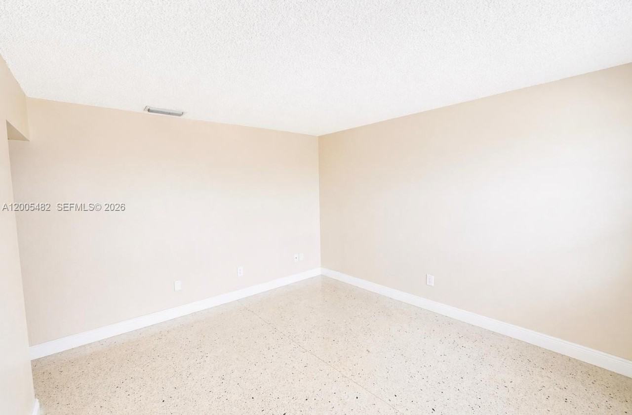 2315 W Okeechobee Rd #304 - Photo 7 of 8