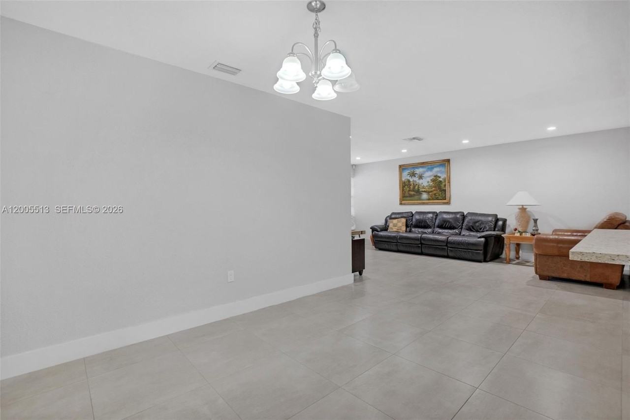 862 W 79th St - Photo 7 of 34