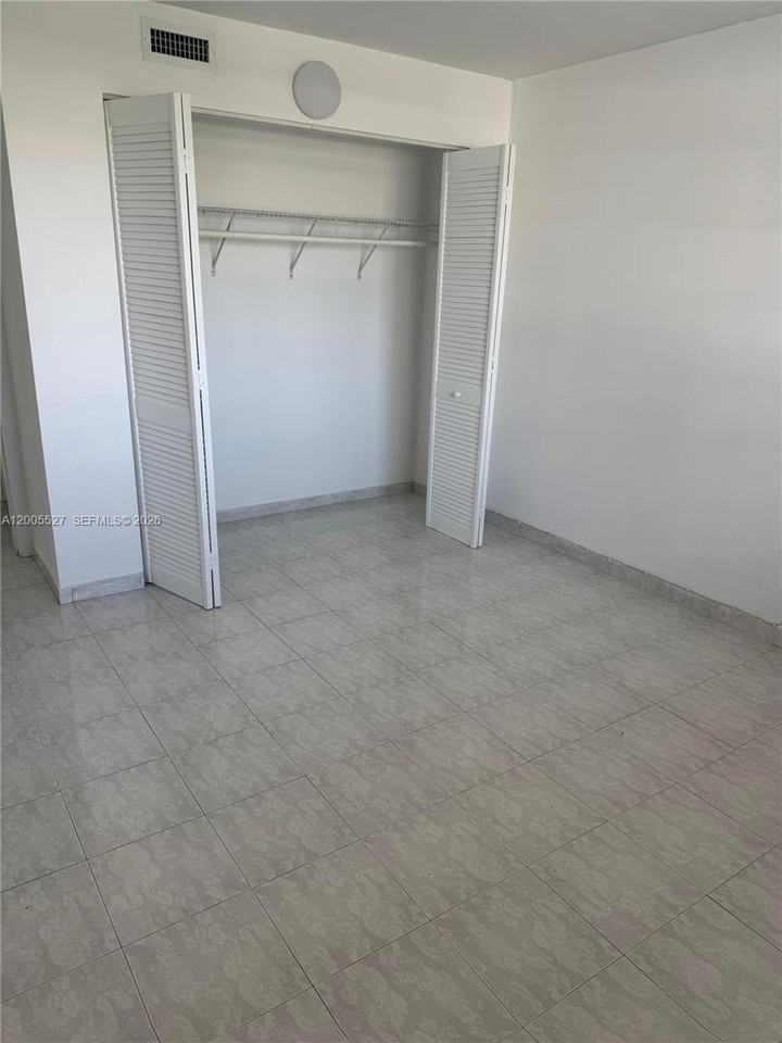 6725 Harding Ave #503 - Photo 5 of 23
