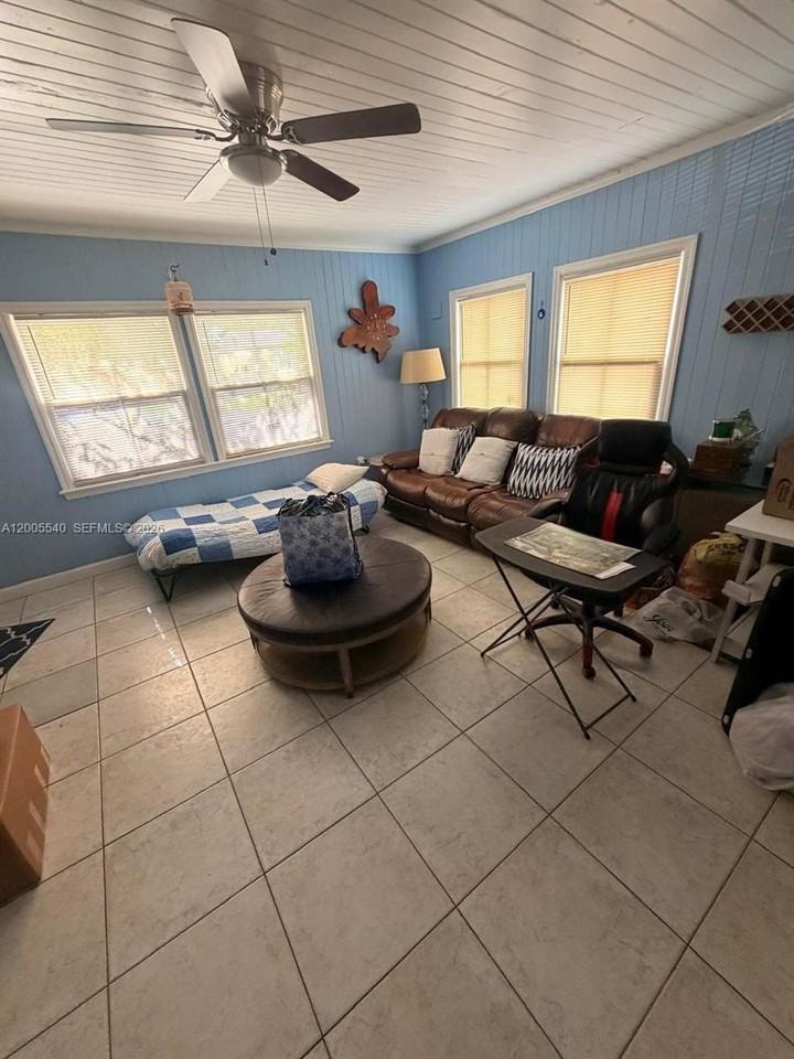 2835 Sw 37th Ct #1 - Photo 2 of 5