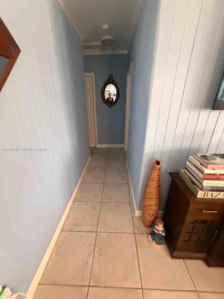 2835 Sw 37th Ct #1 - Photo 3 of 5