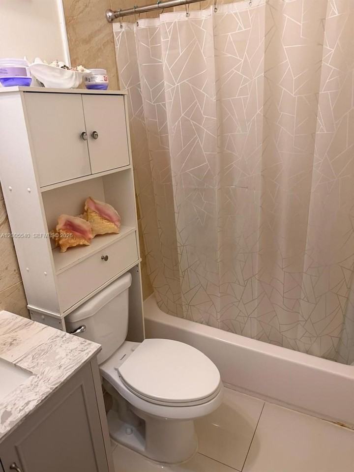 2835 Sw 37th Ct #1 - Photo 4 of 5