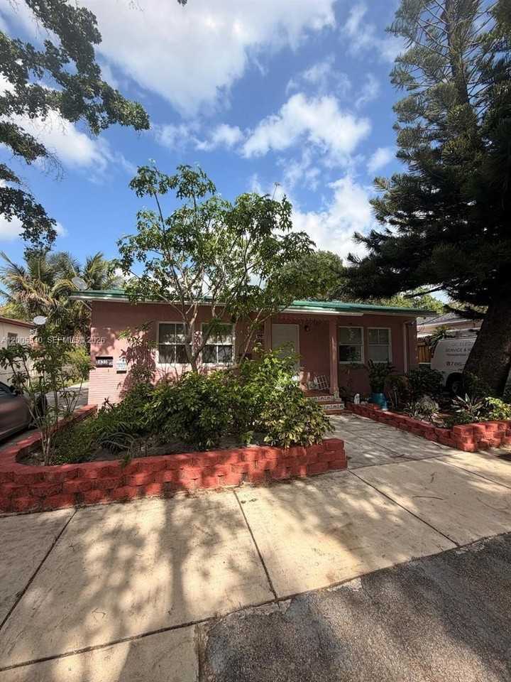 2835 Sw 37th Ct #1 - Photo 5 of 5