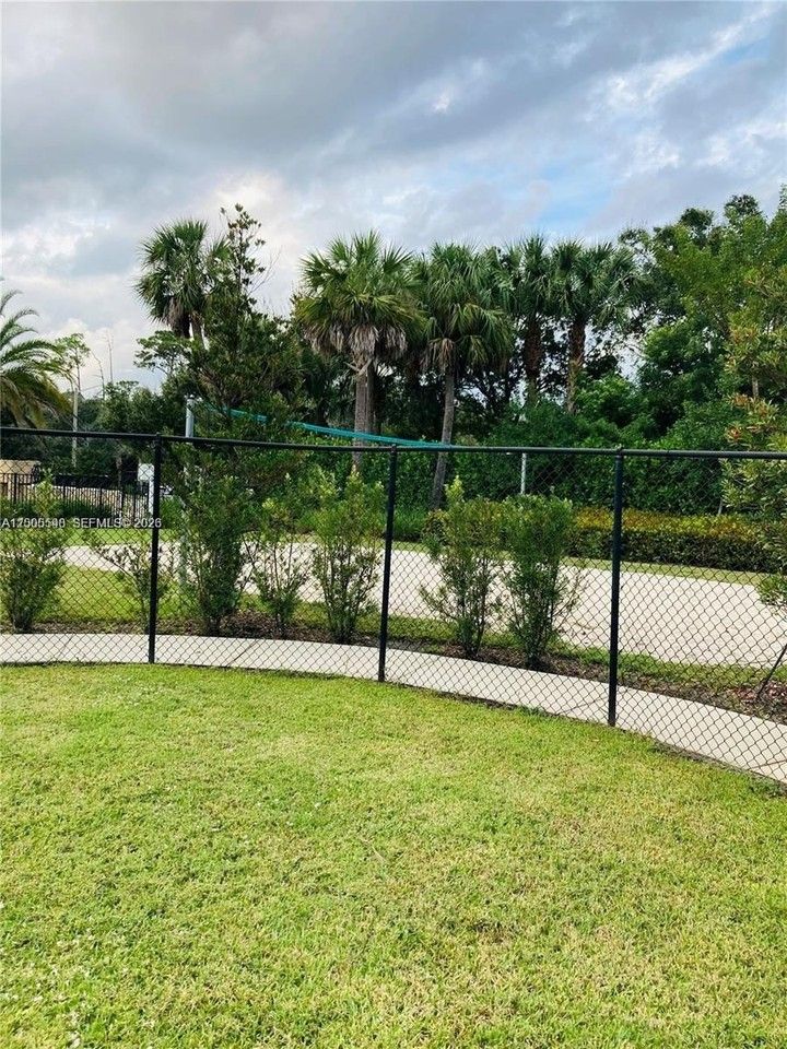 640 Pioneer Way #640 - Photo 5 of 35