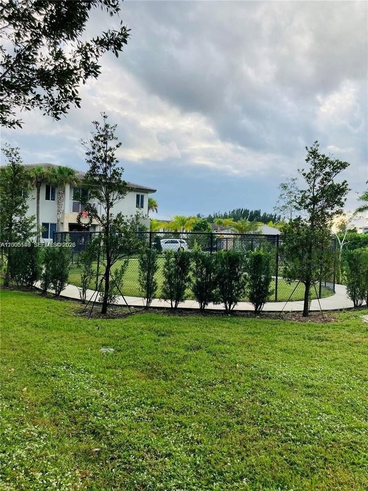 640 Pioneer Way #640 - Photo 7 of 35