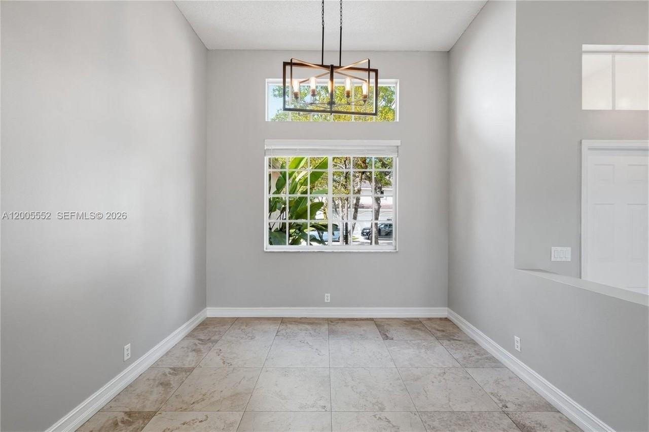 849 Crestview Cir - Photo 7 of 48