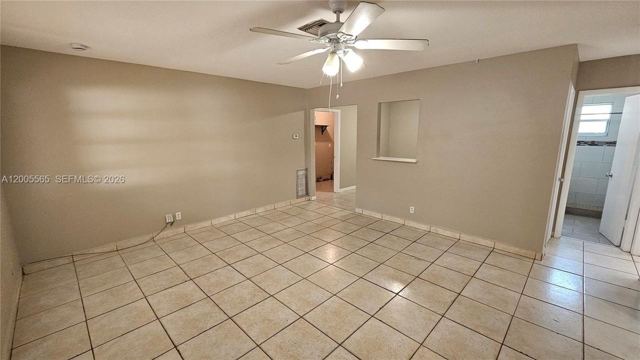 5030 Sw 26th Ave #2 - Photo 5 of 14